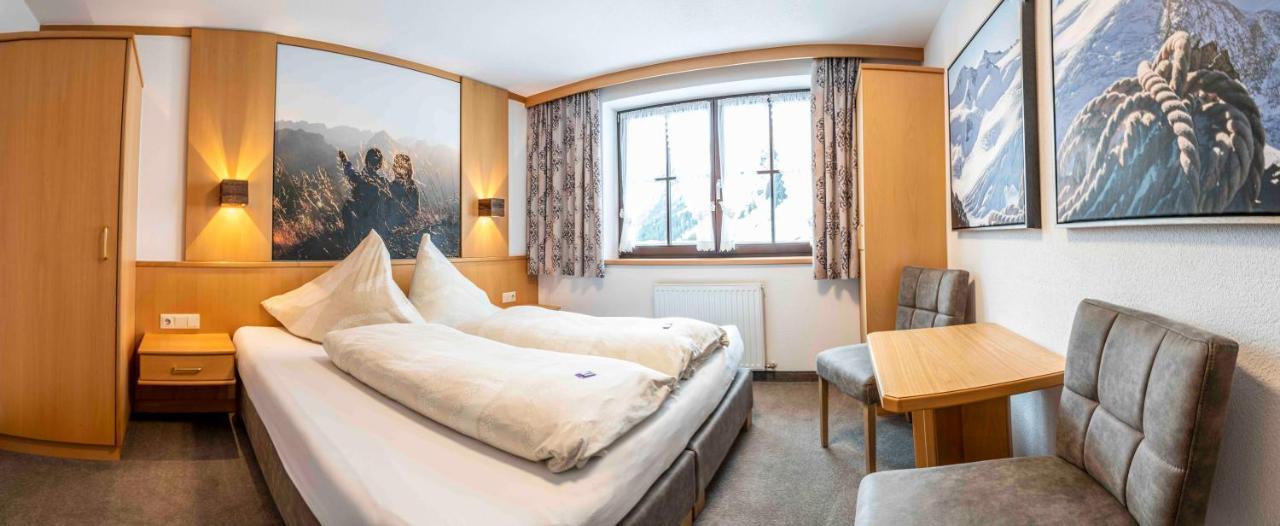 Hotel Almhof-Reithof Pitztal Sankt Leonhard im Pitztal Exterior foto