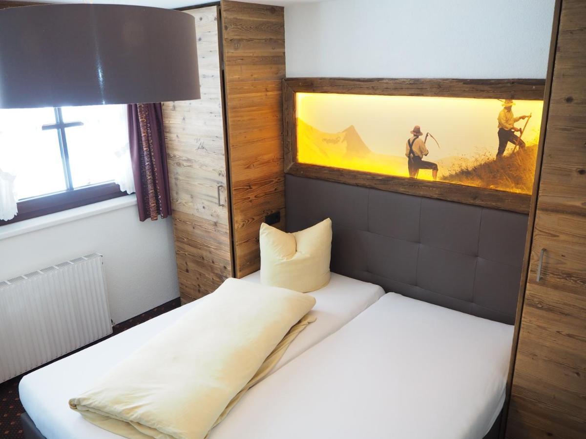 Hotel Almhof-Reithof Pitztal Sankt Leonhard im Pitztal Exterior foto