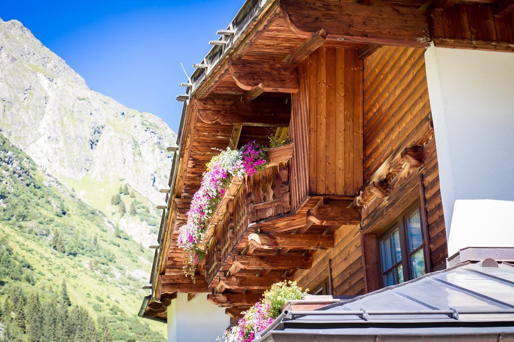 Hotel Almhof-Reithof Pitztal Sankt Leonhard im Pitztal Exterior foto
