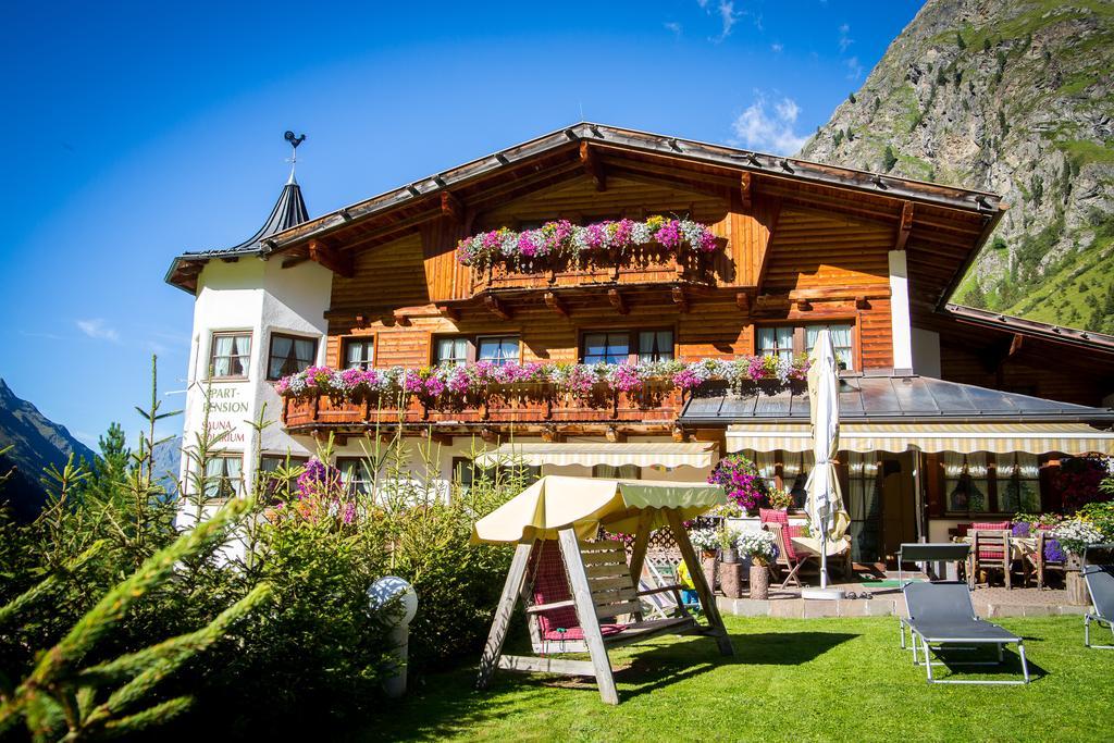 Hotel Almhof-Reithof Pitztal Sankt Leonhard im Pitztal Exterior foto